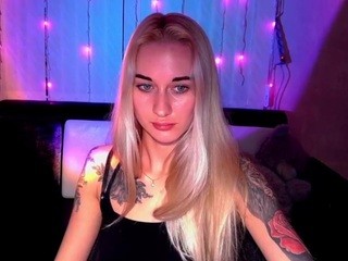 BarbieLees on cam for live free nude video chat now