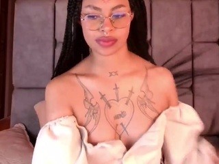 ?, ?Princesse Vampire ?? on cam for live free nude video chat now