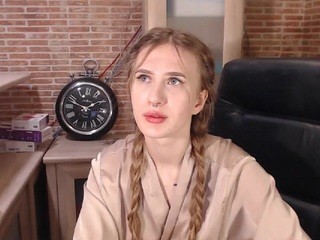 JuliaH0t on cam for live free nude video chat now