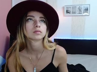 hanna-gibson on cam for live free nude video chat now