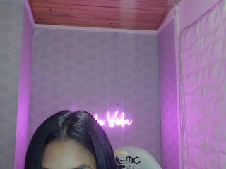 AliceeMoorex on cam for live free nude video chat now