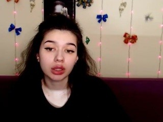 AmelieSweet on cam for live free nude video chat now