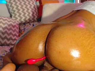 Chanel M., ?? on cam for live free nude video chat now