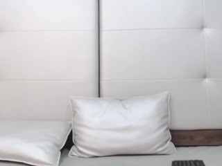 Cloe Cute on cam for live free nude video chat now