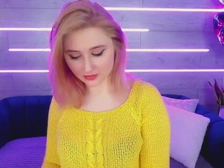 Dayana on cam for live free nude video chat now