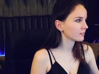 Elizabettt on cam for live free nude video chat now