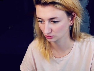 LeyaSilver on cam for live free nude video chat now
