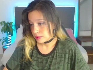 angie-1406 on cam for live free nude video chat now