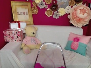 EllaDreams on cam for live free nude video chat now