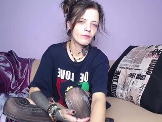 IvyBelle on cam for live free nude video chat now