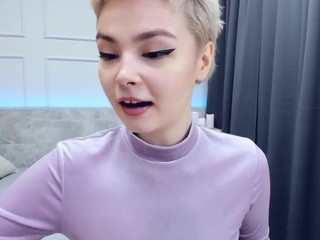 LilacMuse on cam for live free nude video chat now