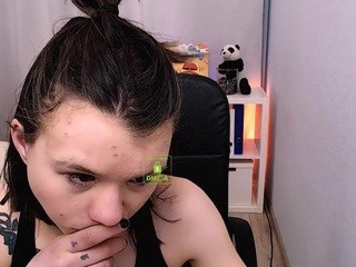 Matilda Cox on cam for live free nude video chat now