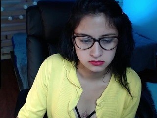 ASHLEY-SNOW on cam for live free nude video chat now