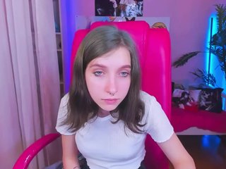 aveira on cam for live free nude video chat now