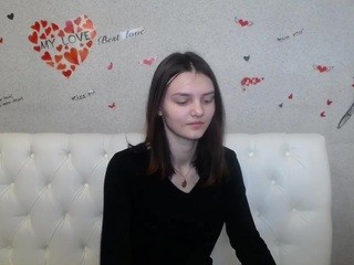 GlorySmile on cam for live free nude video chat now