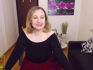 LiamaDonna on cam for live free nude video chat now