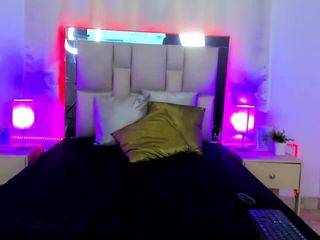 MaddyyPerez on cam for live free nude video chat now