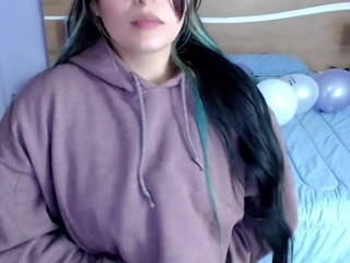 Mia-naughtyyyy on cam for live free nude video chat now