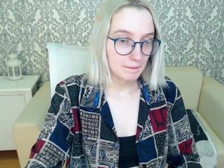 villanelle-v on cam for live free nude video chat now