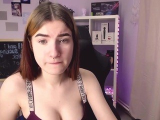 OlyashaHub on cam for live free nude video chat now