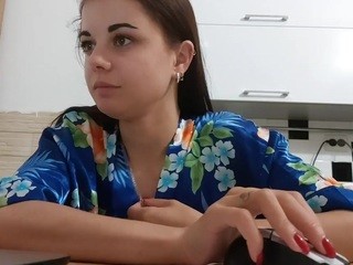 Alayna-Marie on cam for live free nude video chat now