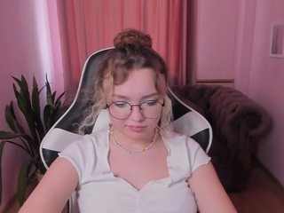 AnitaDream on cam for live free nude video chat now