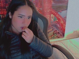 emily-cuteee on cam for live free nude video chat now