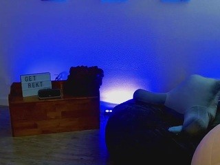 June Bug Blaire on cam for live free nude video chat now