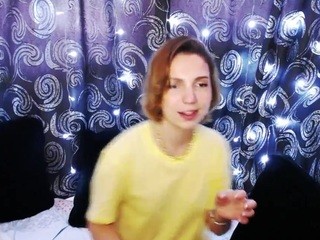 KindHazelHere on cam for live free nude video chat now