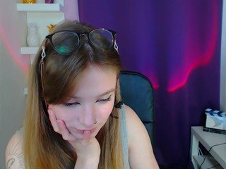 LikaUwu on cam for live free nude video chat now
