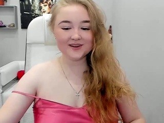 Narraa on cam for live free nude video chat now