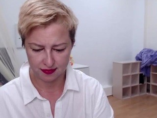SaraSeymour on cam for live free nude video chat now