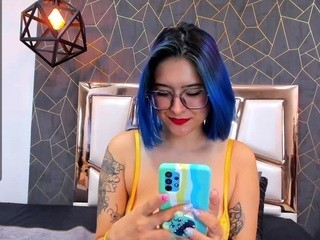 Annie Swan on cam for live free nude video chat now