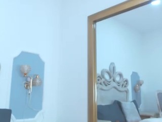 Mia-Walker1 on cam for live free nude video chat now