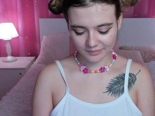 Uwu-Lilu on cam for live free nude video chat now