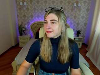 FreyaQueens on cam for live free nude video chat now