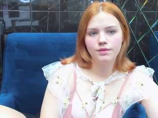 MollyMirific on cam for live free nude video chat now