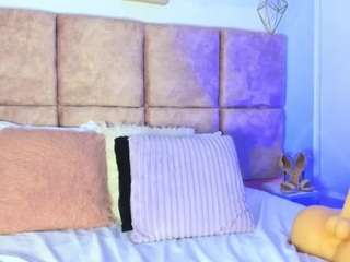 SWEETSOPHI on cam for live free nude video chat now