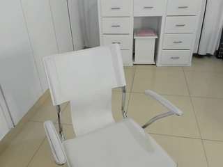 Laualvarez on cam for live free nude video chat now