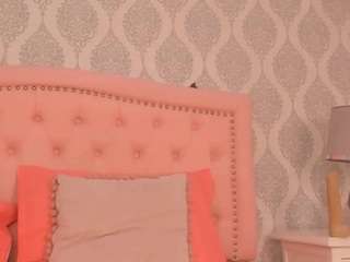 Ayleen-Margot on cam for live free nude video chat now