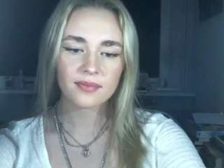 CarmenFlirt on cam for live free nude video chat now