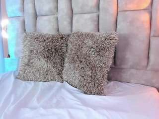 Caro Cruz 18 on cam for live free nude video chat now