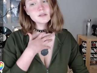 DolliRosee on cam for live free nude video chat now
