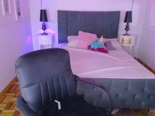 Karliee on cam for live free nude video chat now