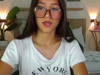 salome-valderrama on cam for live free nude video chat now