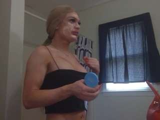 TSCarolinaCutie on cam for live free nude video chat now
