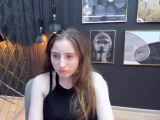 AnnSky on cam for live free nude video chat now