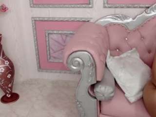 emily-hanzs on cam for live free nude video chat now