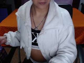 MeryGuell on cam for live free nude video chat now
