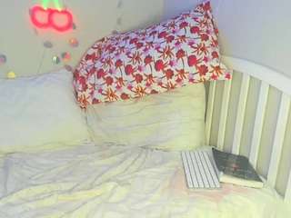 HeidiRhaine on cam for live free nude video chat now